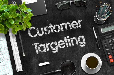 Müşteri hedefleme - Siyah Kara tahta üzerinde metin. 3D render.
