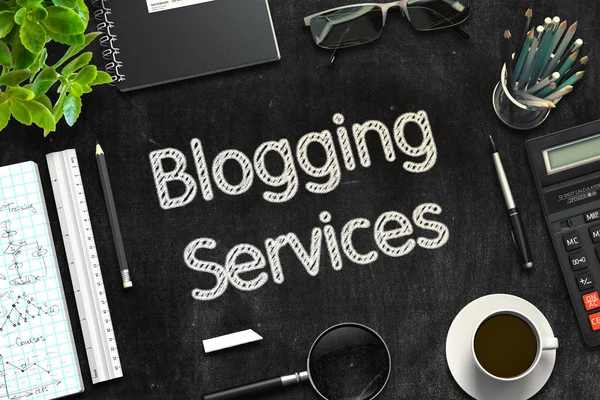 Blogging υπηρεσίες - κείμενο σε μαύρο πίνακα κιμωλίας. 3D rendering. — Φωτογραφία Αρχείου
