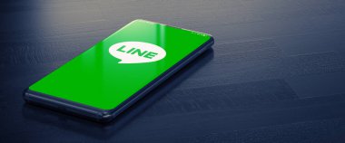 KYIV, UKRAINE-JANUARY, 2020: cep telefonu ekranında hat. Üç Boyut.