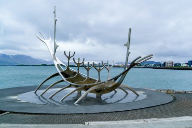 Viking gemi anıt