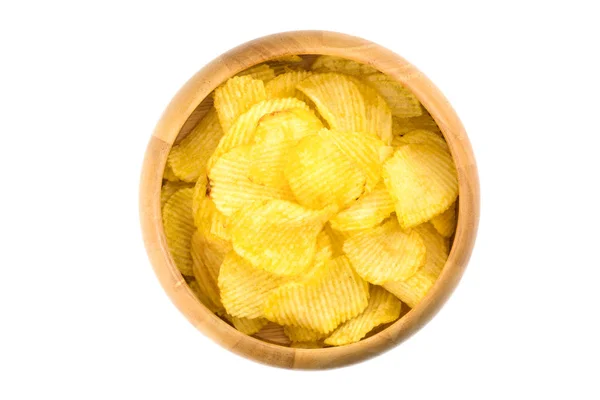 Potatischips i trä skål — Stockfoto