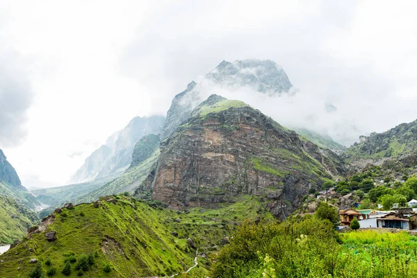 Montaña india en la niebla — Foto de Stock