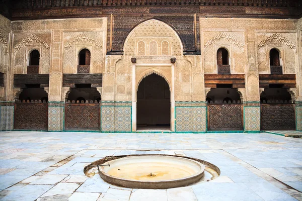 Courtyard of Bou Inania Madrasa in Fez — Stock Photo, Image