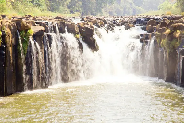 Air terjun Tad Pha Suam di Champasak — Stok Foto