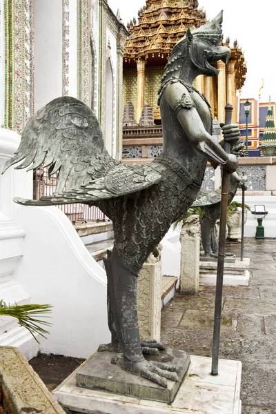 Wat Phra Kaew şeytan heykeli — Stok fotoğraf