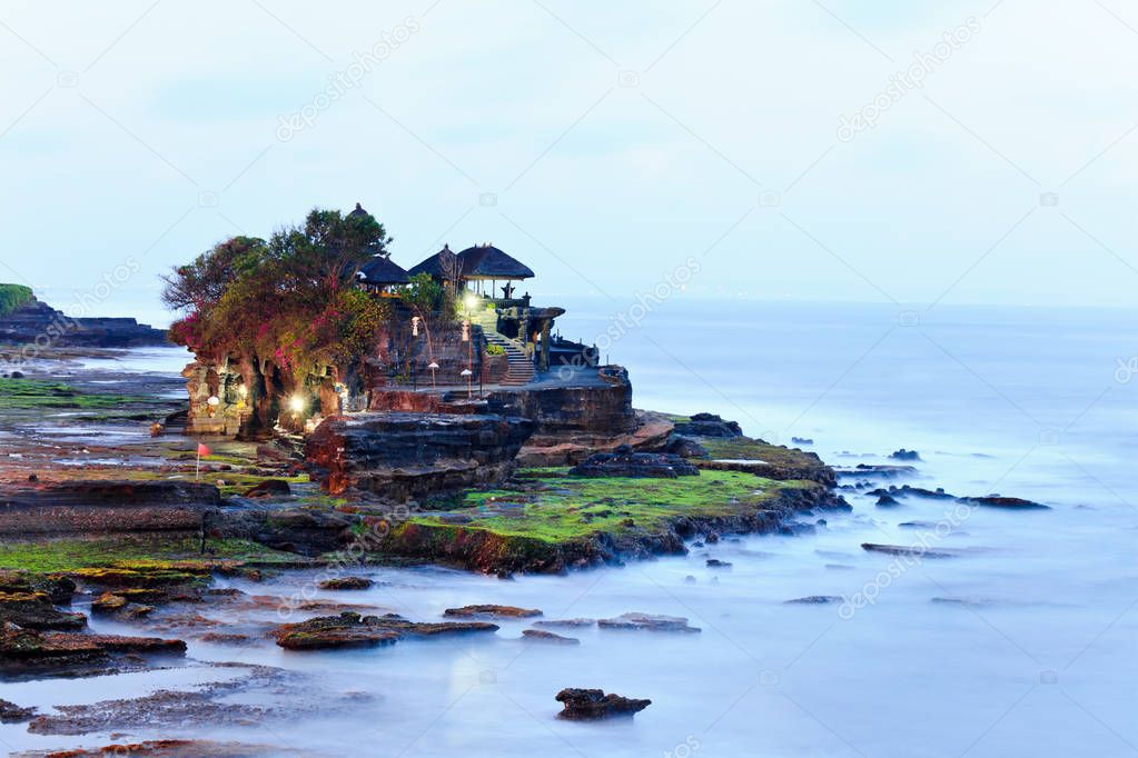 Pura Tanah lot in the evening