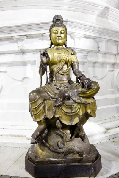 Imagem de Buda no templo budista — Fotografia de Stock