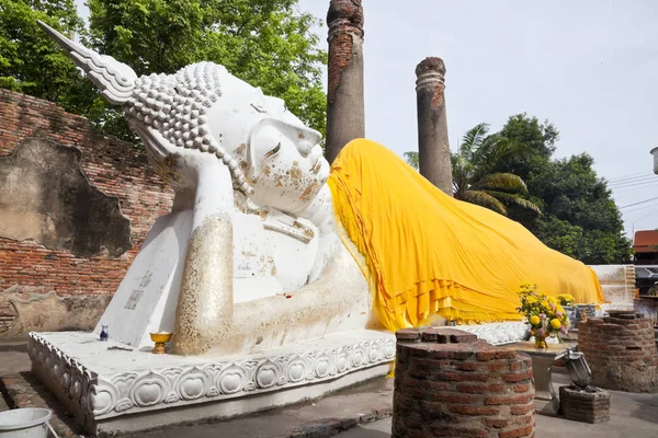 Gran buda reclinada —  Fotos de Stock