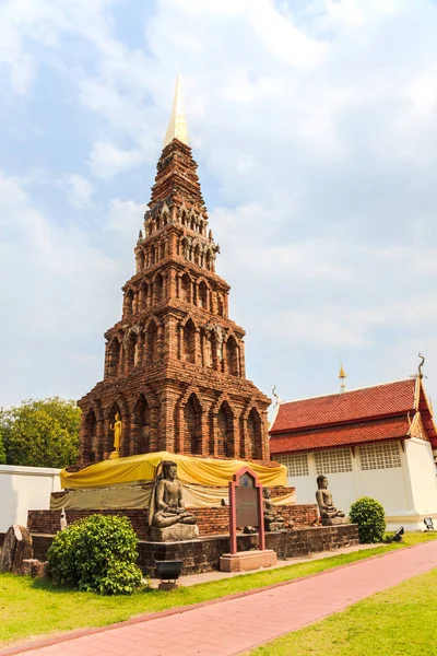 Vista do velho Suwanna Chedi — Fotografia de Stock