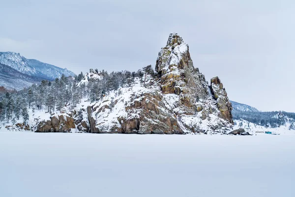 Blick auf die Berge am Baikalsee — Stockfoto
