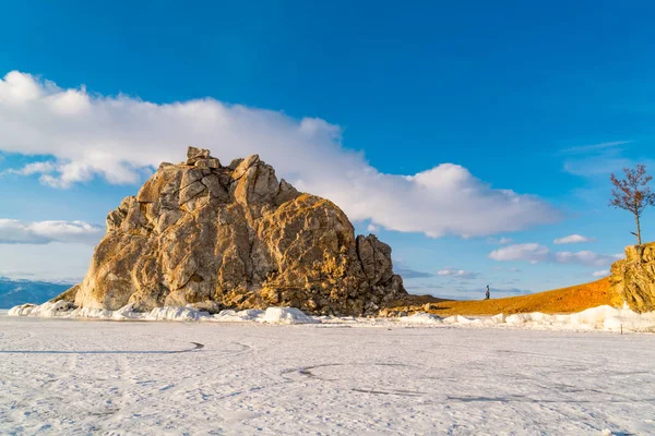 Rochas sagradas Shamanka na Ilha Olkhon no Lago Baikal — Fotografia de Stock