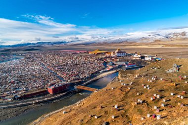  Yarchen Gar, Kham dev Tibet manastır