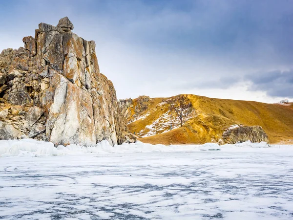 Vue de l'île Olkhon dans le lac Baïkal — Photo