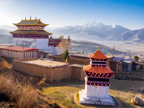 View of tibetan monastery in Dege — Stock Photo, Image