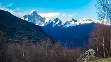 Mount Siguniang, akşam doğanın Timelapse