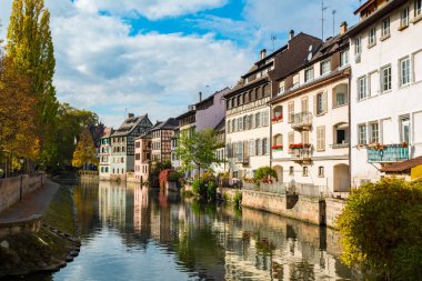 Petite France bölge kanalda görünümünü