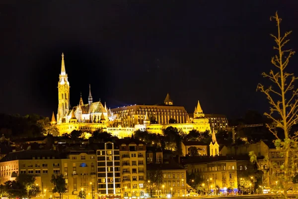 Budapeşte'Matthias Kilisesi'nin görünümü — Stok fotoğraf