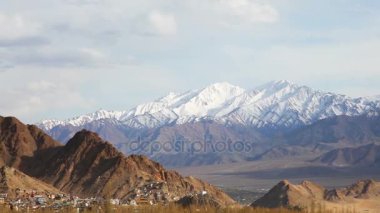 Görünüm Namgyal Tso manastır dağ ve peyzaj, Leh, Ladakh, Hindistan