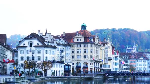 Lucerne Svizzera Ottobre 2015 Veduta Dell Edificio Lungo Fiume Reuss — Video Stock