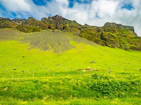 Islandzki Krajobraz Góry Skaliste — Zdjęcie stockowe