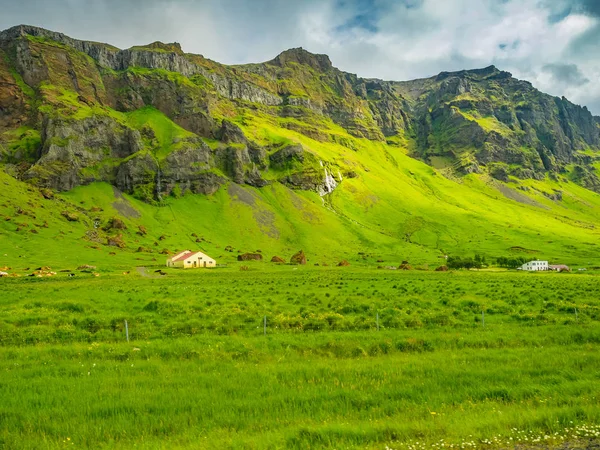 Paisagem típica de verão icelandic — Fotografia de Stock