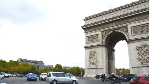 Trafik Triumfbågen Västra Paris Frankrike — Stockvideo