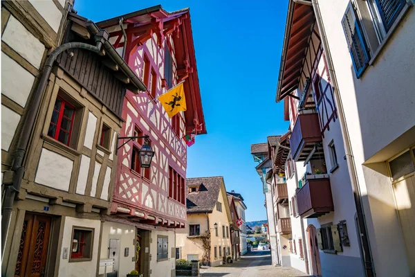 Bild av färgglada byggnad längs gatan vid historiska staden Stei — Stockfoto