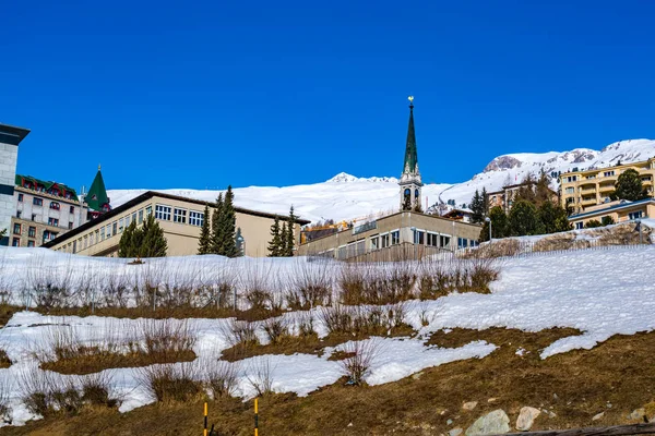 St. Moritz kar dağda binasında görünümünü — Stok fotoğraf