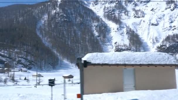 Vue Petit Village Dans Vallée Des Alpes Suisse — Video