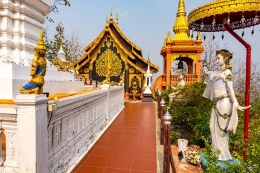 Wat Phra Doi Phra Chan bir dağın tepesinde