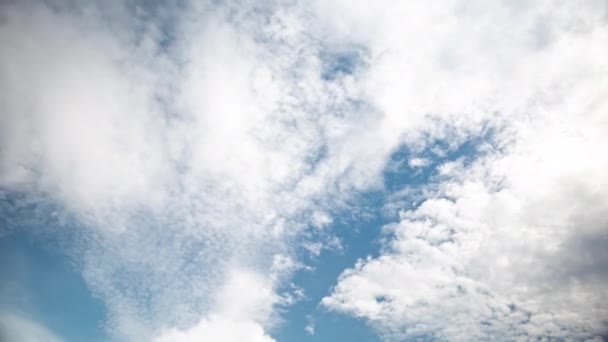 Wolkenlandschap Aan Prachtige Blauwe Lucht Van Mei Time Lapse — Stockvideo