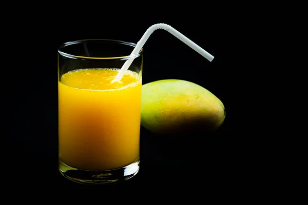 View Mango Juice Glass Ripe Mango Black Background — Stock Photo, Image