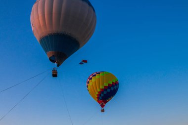 Gökyüzünde balonlar