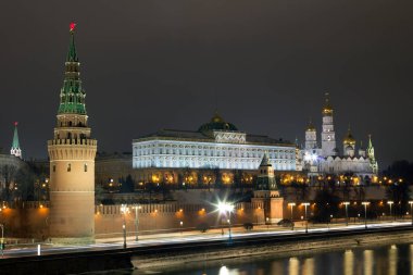Moskova kremlin gece