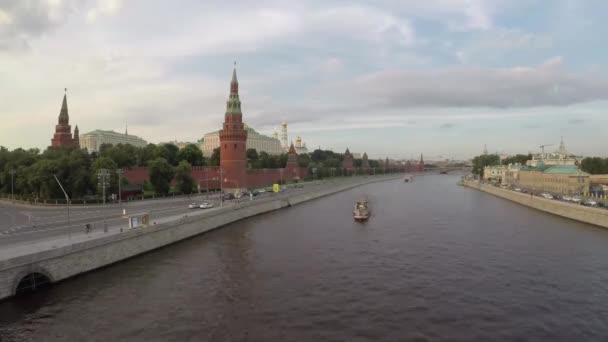 View of the Kremlin from the Stone Bridge — Stock Video