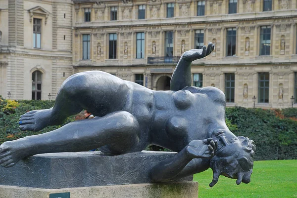 Escultura en el Jardín de las Tullerías, París, Francia — Foto de Stock