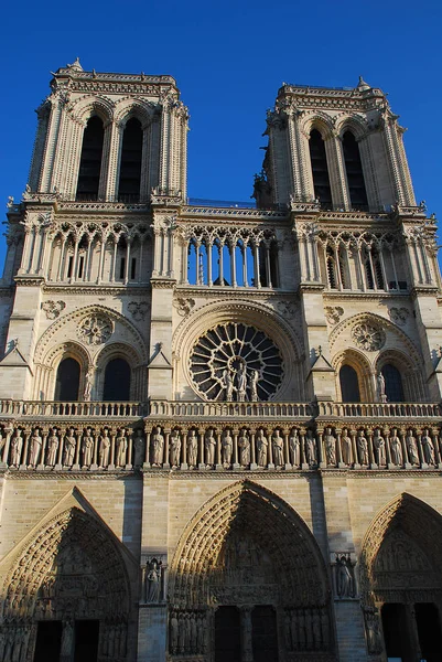 Notre-Dame de Paris, Francia - La fachada occidental —  Fotos de Stock