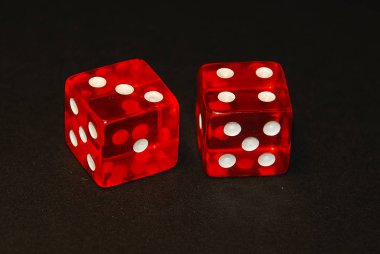 bir siyah Resepsiyon, sonuç yedi (7), üç (3) ve dört (4 iki zar)