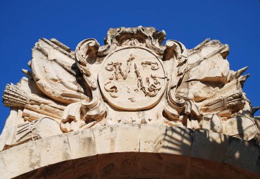 Mdina ortaçağ şehir güneşli bir günde, Ulusal Doğa Tarihi Müzesi ayrıntı, Northern Malta bölge güçlendirilmiş.