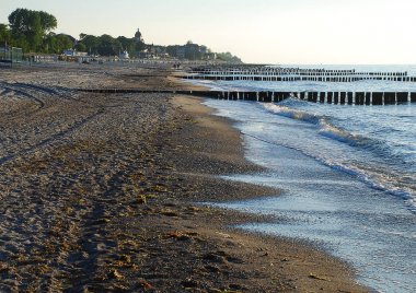 Plaj sahne Kuehlungsborn, Almanya