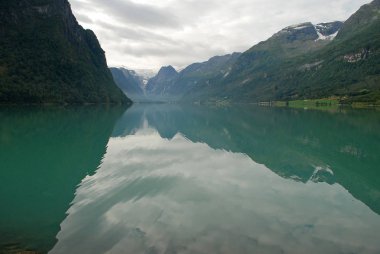 Oldevatnet bir göldür yakın Olden, Norveç