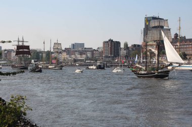 Liman mahallinde Hamburg liman doğum günü geçit töreni de Hamburg (Almanya)