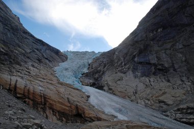 Briksdalsbreen (İngilizce: pik Buzulu)