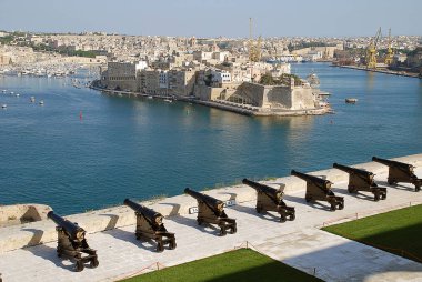 Valletta (Malta): Barrakka bahçeler görünümünden bağlantı noktasına