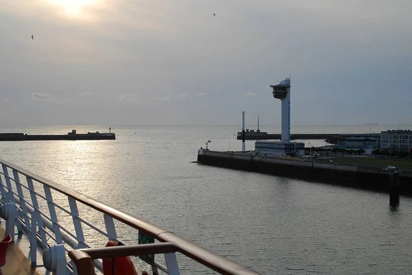 Saída do porto de Le Havre (França), vista de um navio de cruzeiro — Fotografia de Stock