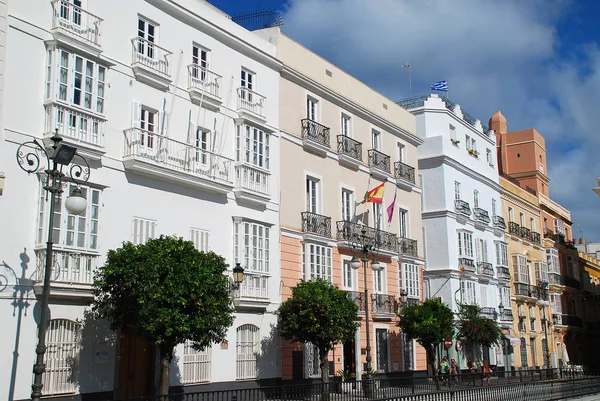 Typiskt hus på Plaza San Antonio, Cadiz, Spanien — Stockfoto