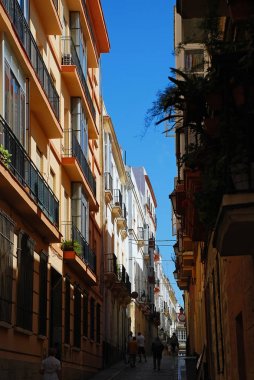 Tipik küçük sokak Cadiz, İspanya
