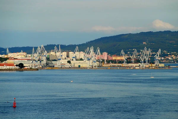 Il porto di Ferrol, una città nel nord-ovest della Spagna . — Foto Stock