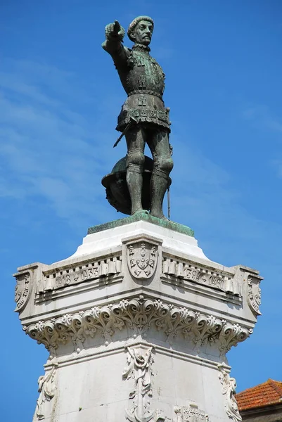 Estatua del Príncipe Enrique el Navegante, Oporto, Portugal — Foto de Stock