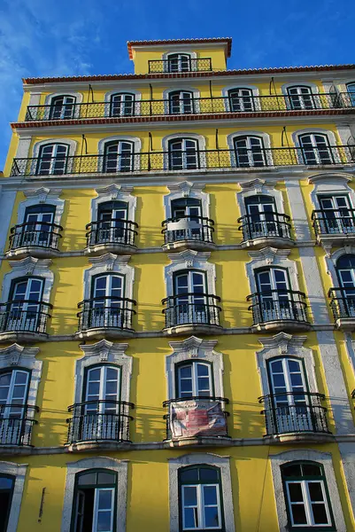 リスボン、ポルトガル、地区の典型的な家の正面: アルファマ — ストック写真